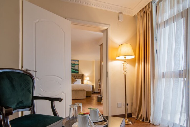 Room 30 of 52