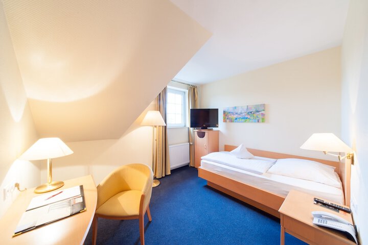 Room 6 of 46
