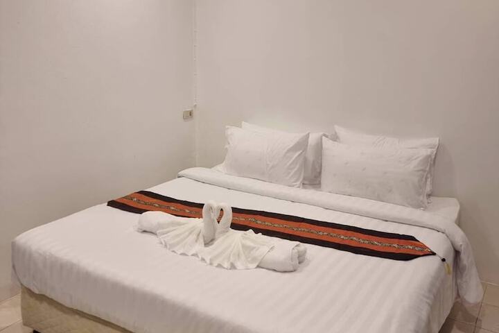 Room 15 of 106