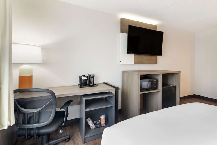 2 Double Beds Business Room Upgrade (4 of 12)