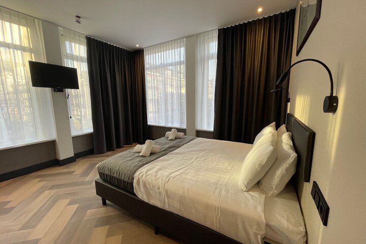 Room 25 of 52