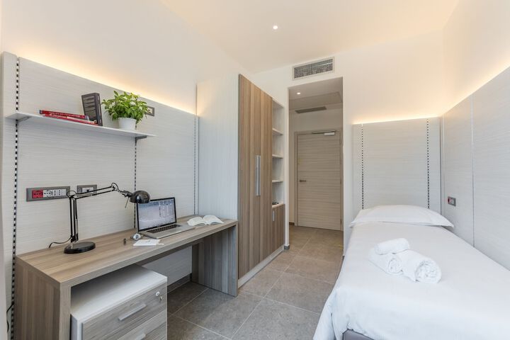 Room 25 of 67