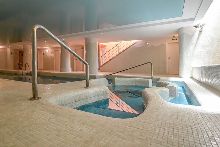 Pool 82 of 149