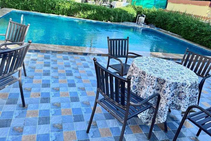 Hotel Pool