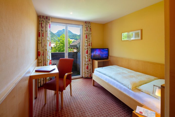 Room 10 of 61