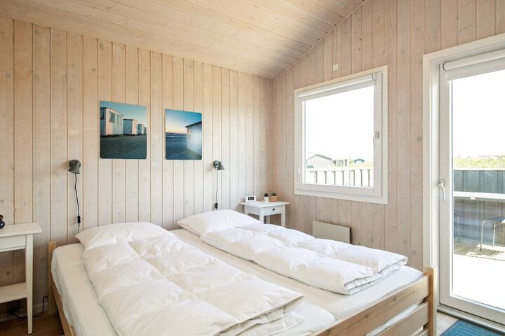 Room 6 of 30
