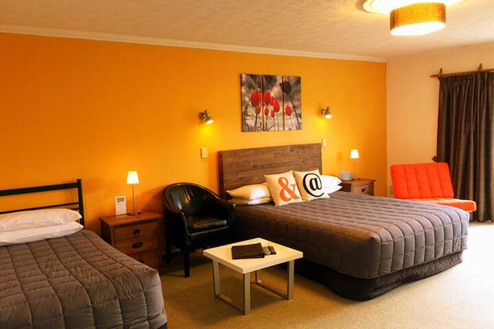 Room 6 of 42