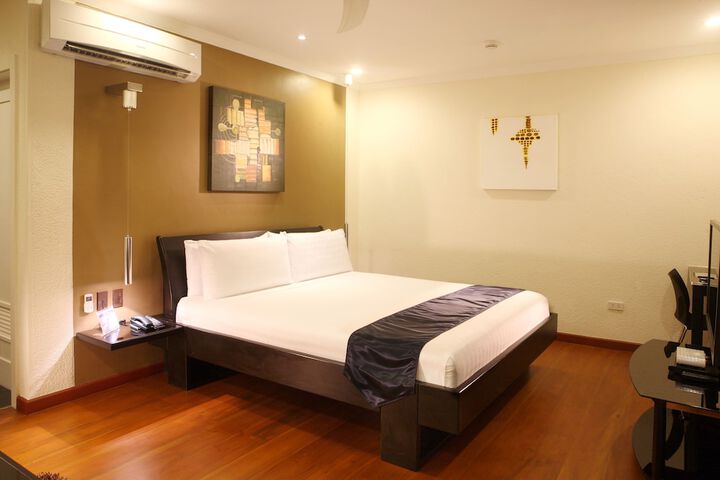 Room 10 of 40