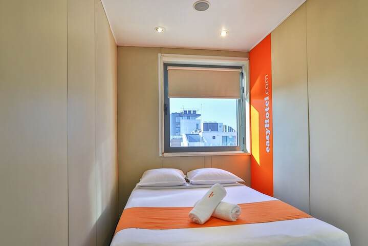 Room 4 of 34