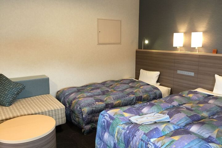 Room 14 of 36