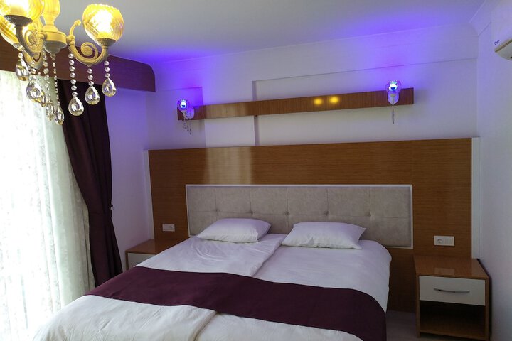 Room 6 of 20