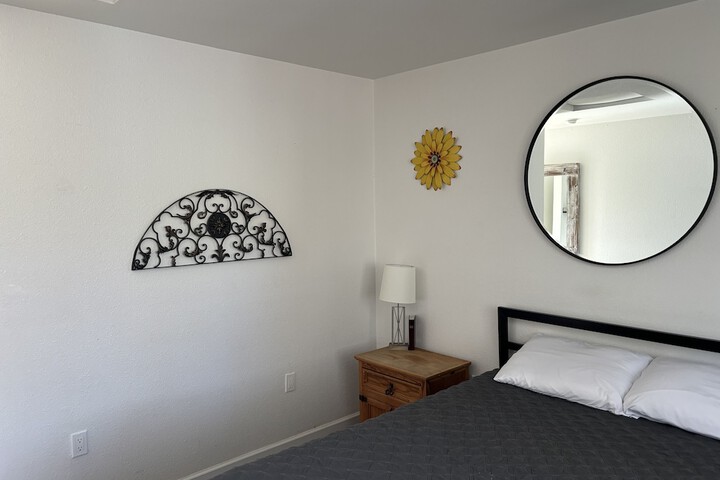 1 Queen Bed (93 of 103)