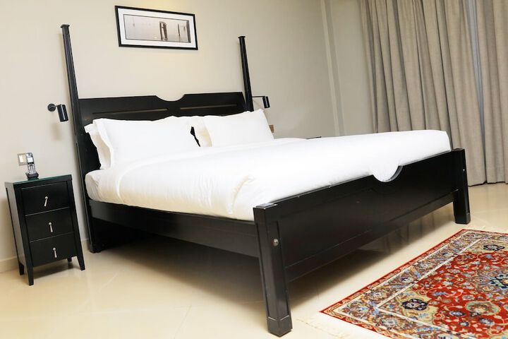 Room 4 of 38