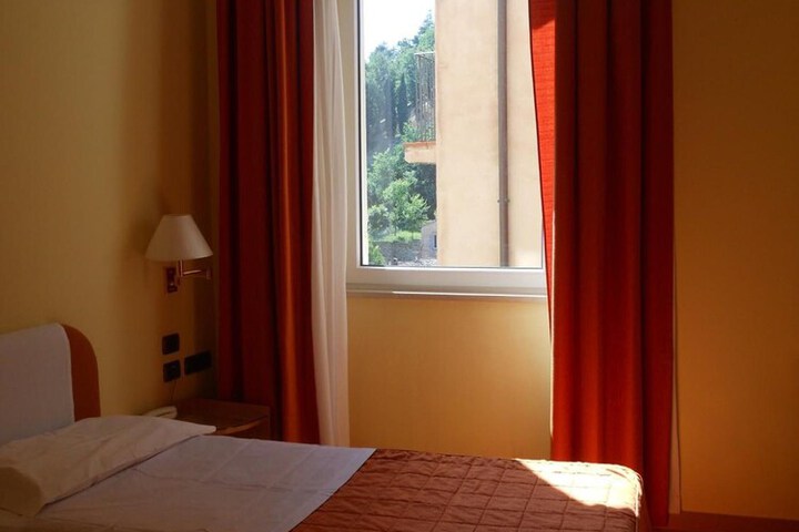 Room 12 of 55