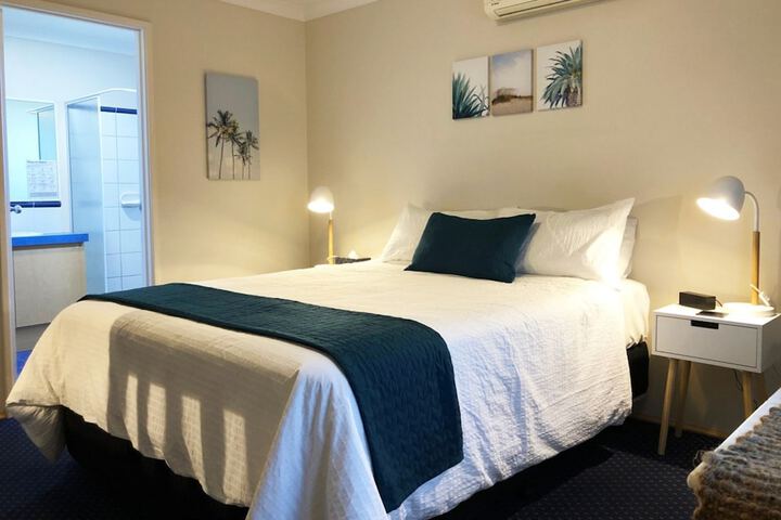 Room 10 of 36