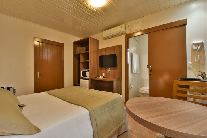 Room 17 of 93