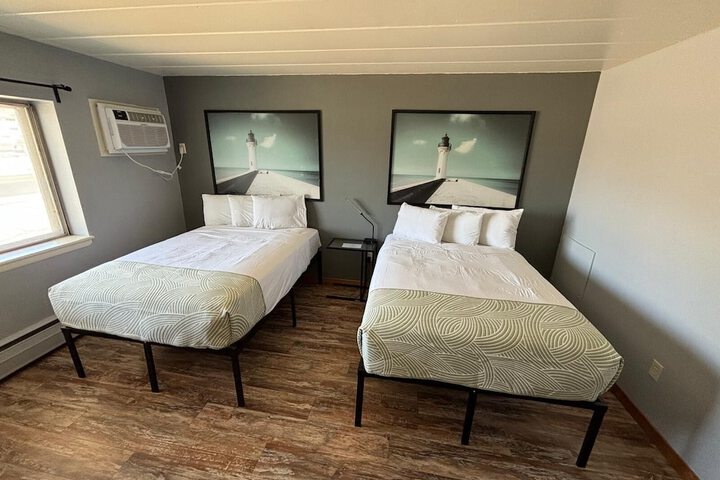 Standard Room, King or Two Doubles (3 of 6)
