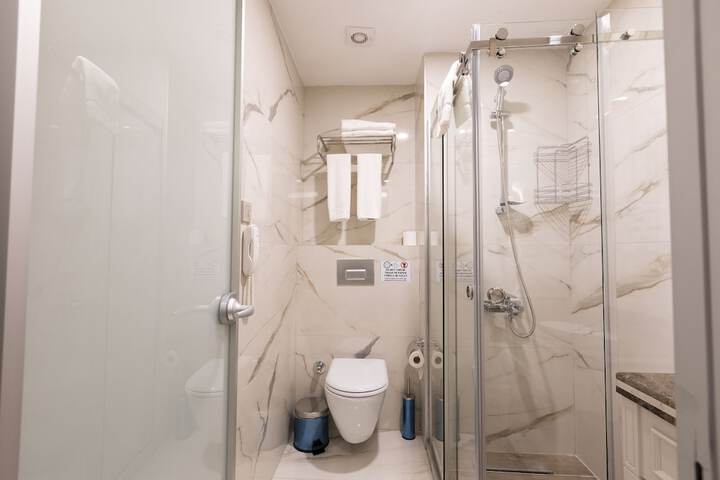 Room 15 of 26