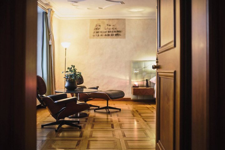 Room 42 of 93