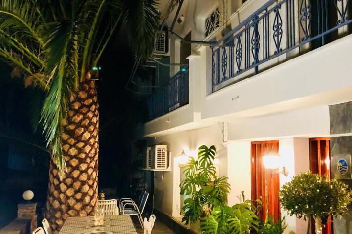 Hotel George