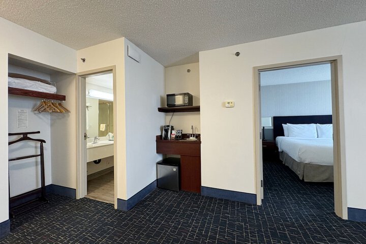 Room 39 of 74