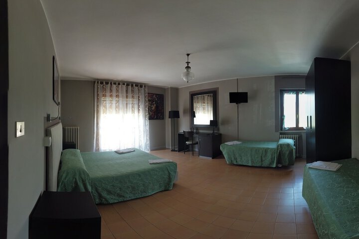 Room 6 of 15