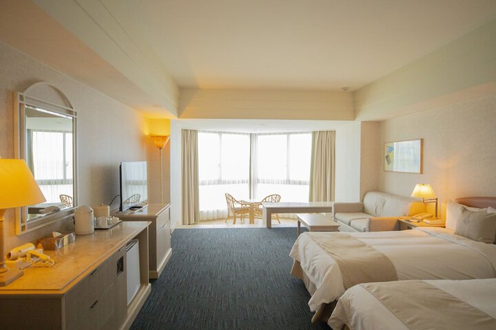 Room 13 of 80