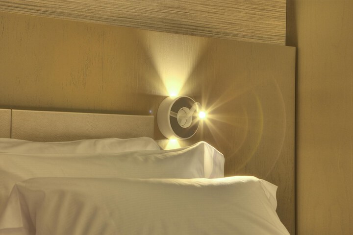 Room 28 of 64