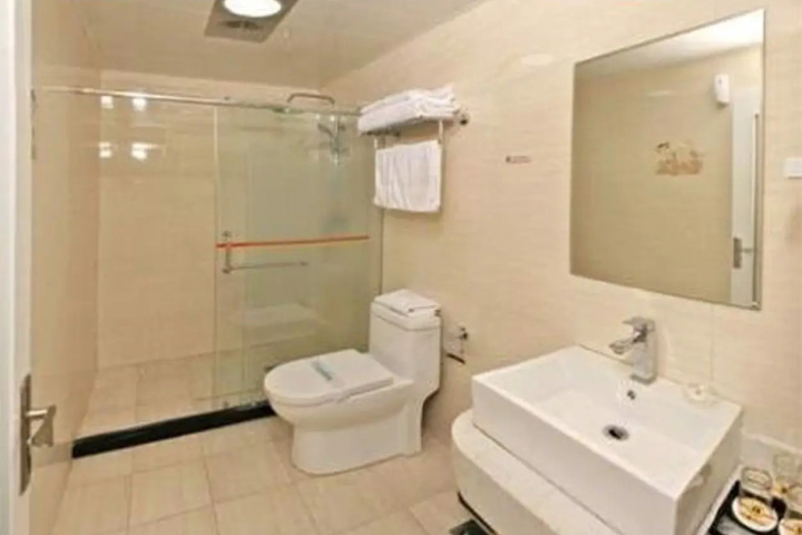 Room 4 of 4