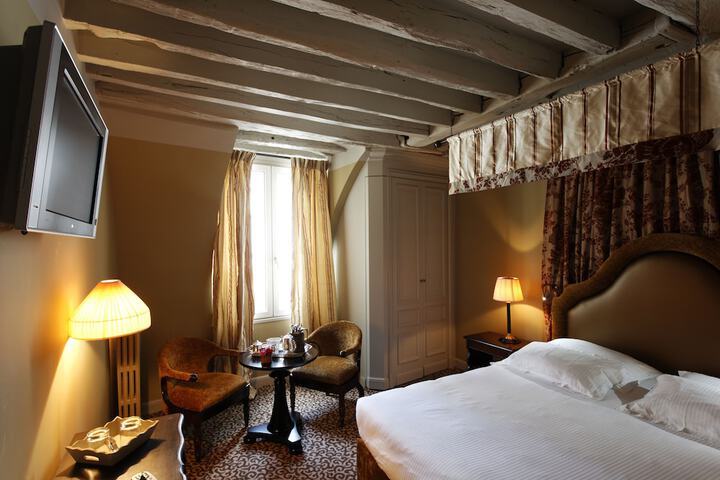 Room 12 of 49