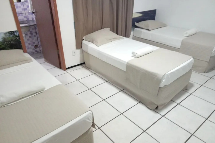 Room 6 of 17