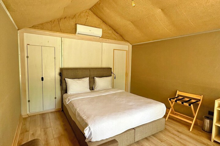 Room 37 of 113