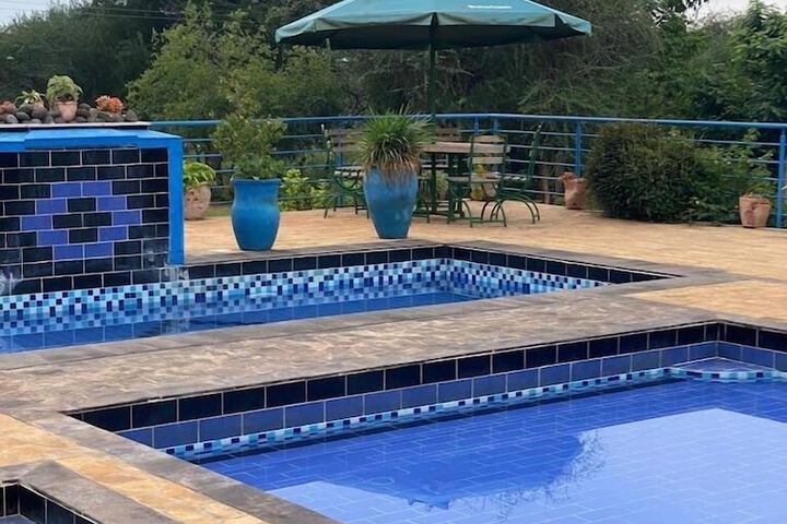 Pool 10 of 32