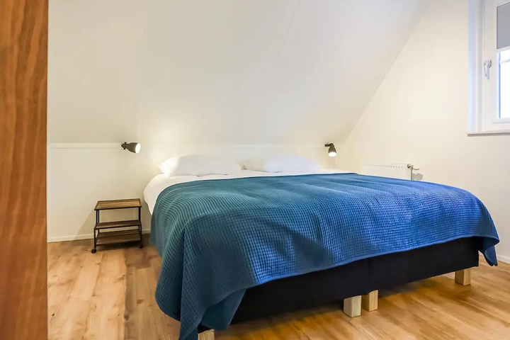 Room 5 of 14