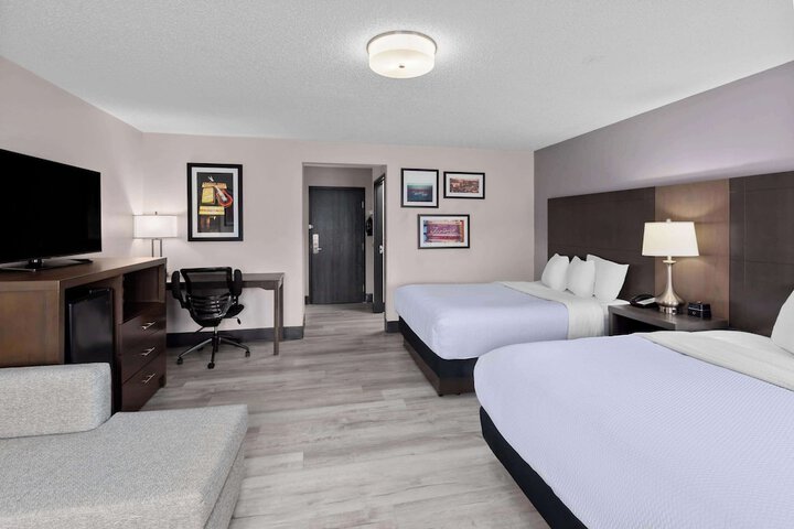 Queen Bed Accessible (1 of 12)