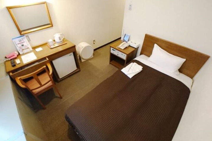 Room 5 of 48