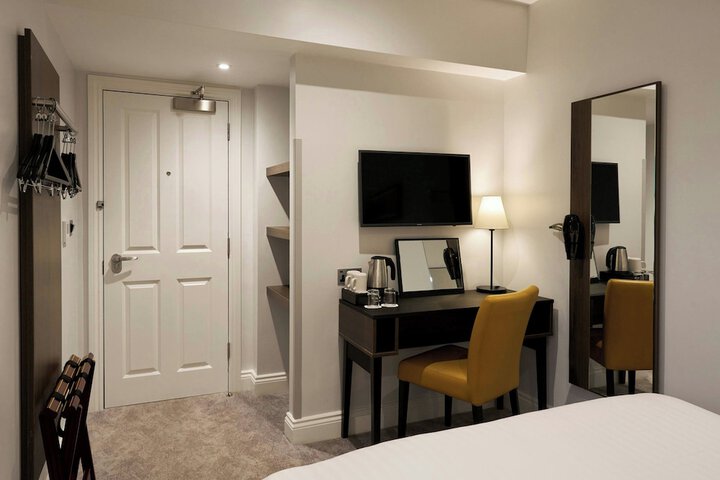 Room 26 of 48