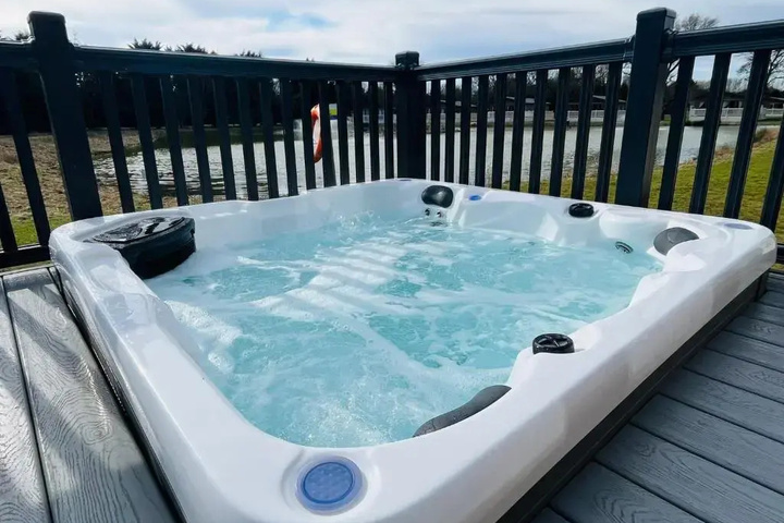 Pool 10 of 14