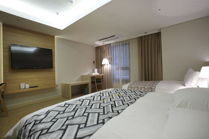 Room 61 of 78