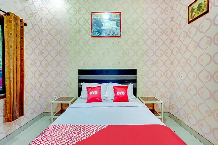 Room 5 of 9