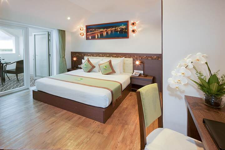 Room 10 of 140