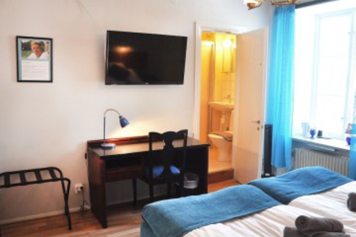 Room 28 of 138