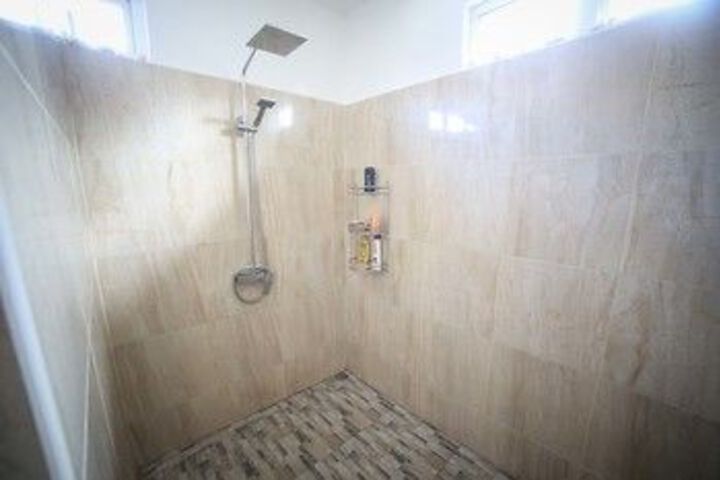 Room 3 of 43