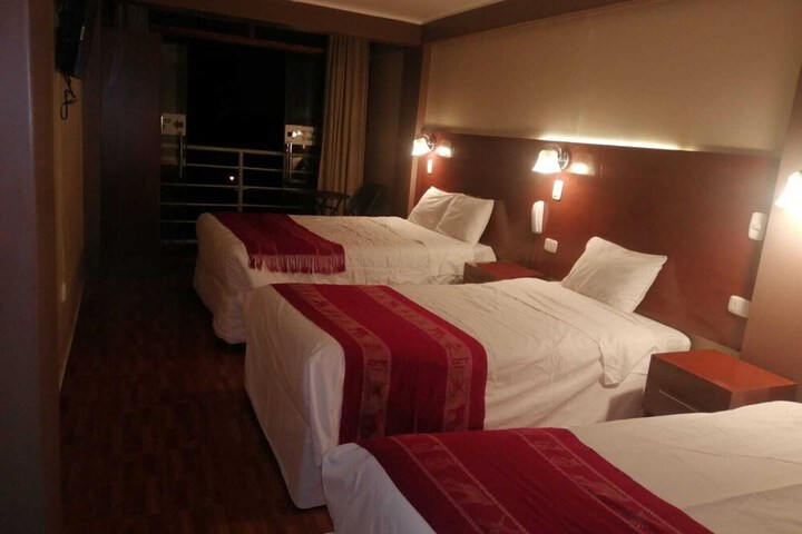 Room 5 of 17