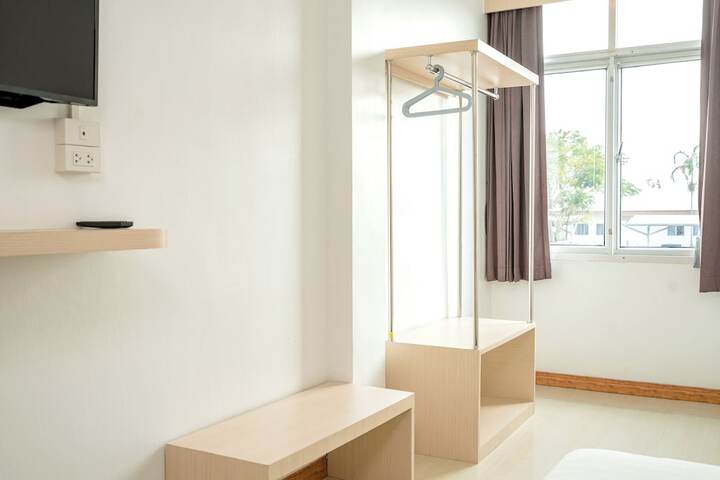 Room 15 of 48