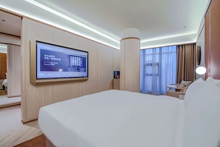 Room 6 of 24