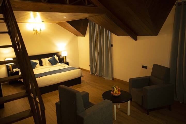 Room 10 of 33