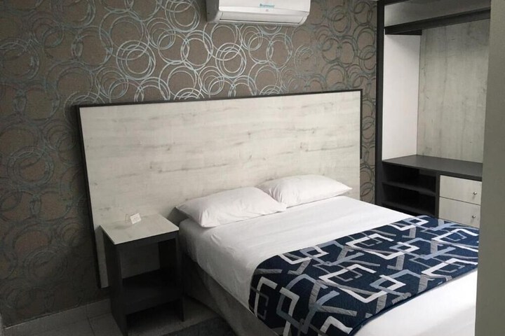 Room 5 of 42