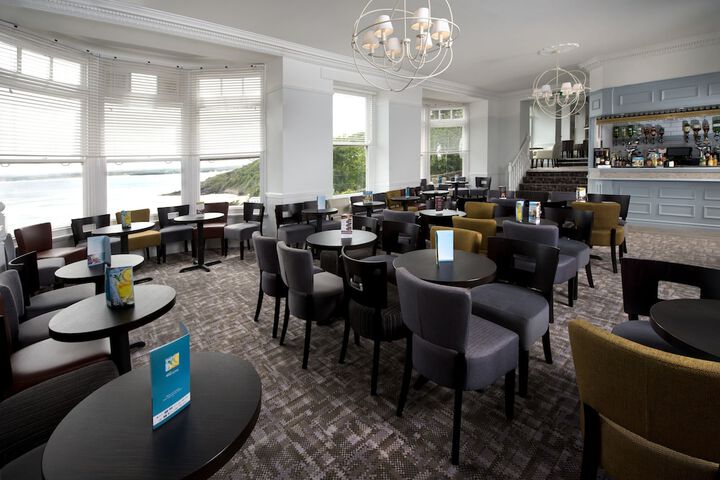 Lounge 57 of 74