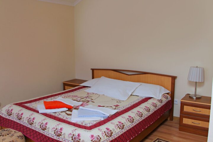 Room 28 of 38